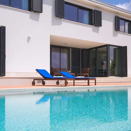 Villa Modern Anna With Outdoor Pool In *