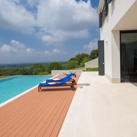 Villa Modern Anna With Outdoor Pool In Visnjan