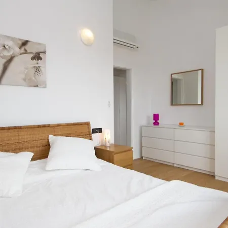 Villa Modern Anna With Outdoor Pool In